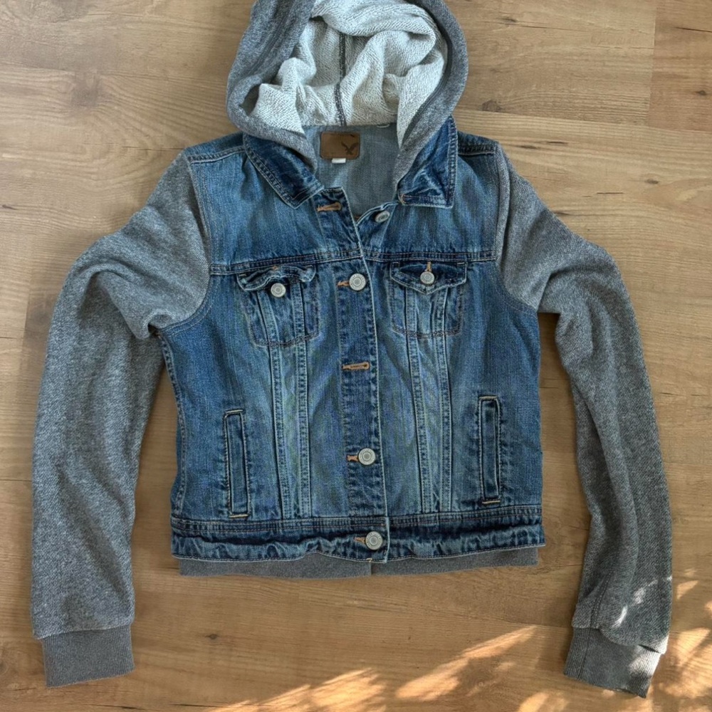 American Eagle Women's Lightwash Hooded Sweater Denim Jean Jacket Large